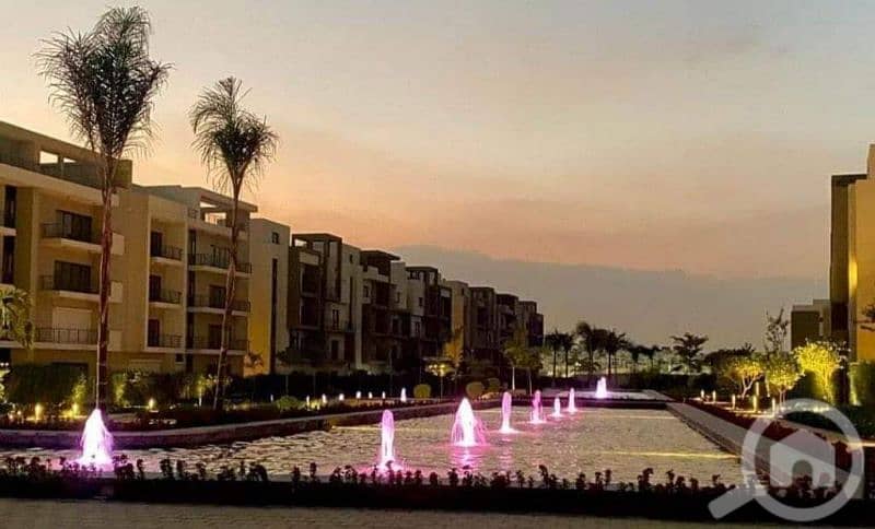 شقه بالمطبخ والتكيفات للايجار بكمبوند فيفث سكوير التجمع الخامس