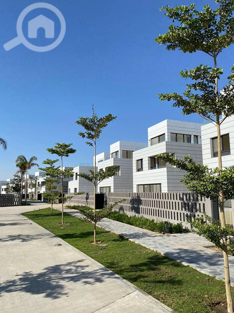 فيلا للبيع في الشروق 320 متر استلام فوري متشطبة Compound AL BUROUJ' فيلا للبيع في الشروق 320 متر استلام فوري متشطبة Compound AL BUROUJ'