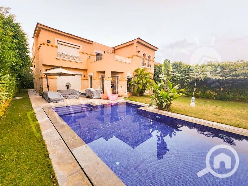 villa for sale in compound Gardenia Springs