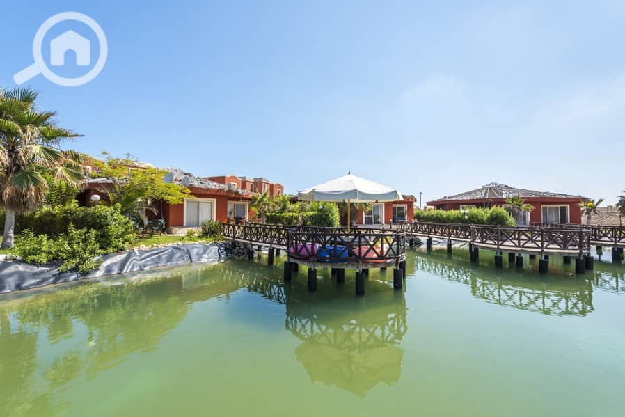 3 chalets for sale in bungalows. jpg