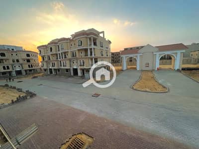 4 Bedroom Duplex for Sale in 6th of October, Giza - 4f2db989-d9f3-4f6c-ad2b-091adaf986c9. jpg