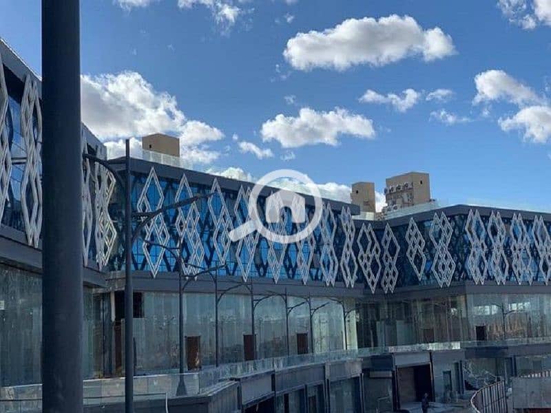 10 3275142-eb9c7o. jpg