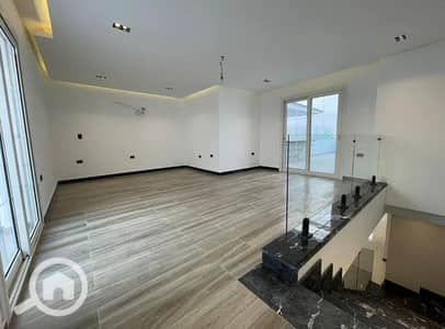 تاون هاوس 3 غرف نوم للبيع في القاهرة الجديدة، القاهرة - فيلا 222م متشطبه بالكامل فى زد ايست التجمع الخامس zed east اقساط