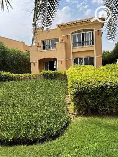 5 Bedroom Villa for Sale in New Cairo, Cairo - Standalone villa for sale 327m with a private pool in Stone Park near Katameya Heights.