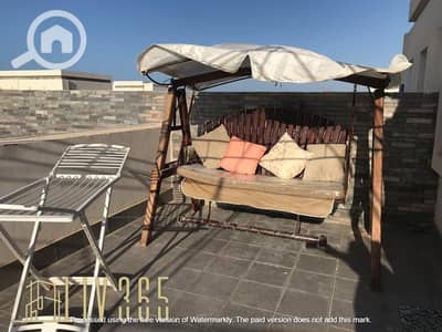 4 Bedroom Penthouse for Sale in North Coast, Matruh - شاليه بقرية امواج مع روف مميز يري البحر مكيف ومفروش بالكامل