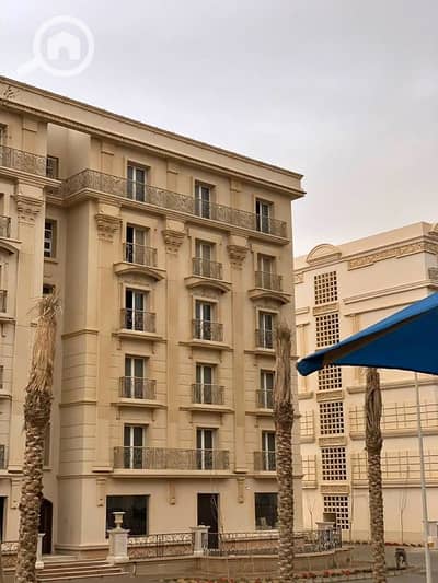 3 Bedroom Flat for Sale in New Cairo, Cairo - شقه للبيع بجاردن في كمبوند هايد بارك في التجمع الخامس " بالجولدن سكوير