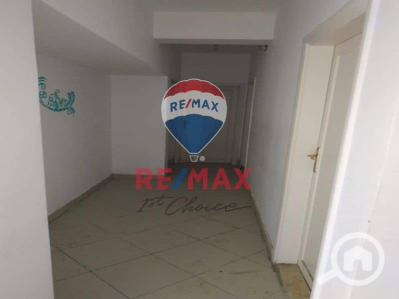 7 c6f671ed-4456-4d7e-a03c-2290e92e2af0. jpg