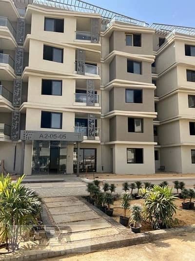 3 Bedroom Flat for Sale in 6th of October, Giza - At the lowest price, an apartment for sale in Badya 6 October Compound, landscape view, ready for viewing