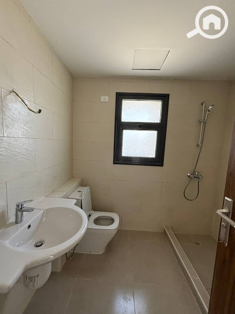 3 51a7b786-d78b-480d-9fd4-9ad8411c3ff1. jpg