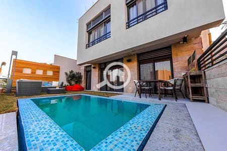 4 Bedroom Duplex for Sale in New Cairo, Cairo - Duplex with garden, modern finishing, smart system and kitchen for sale