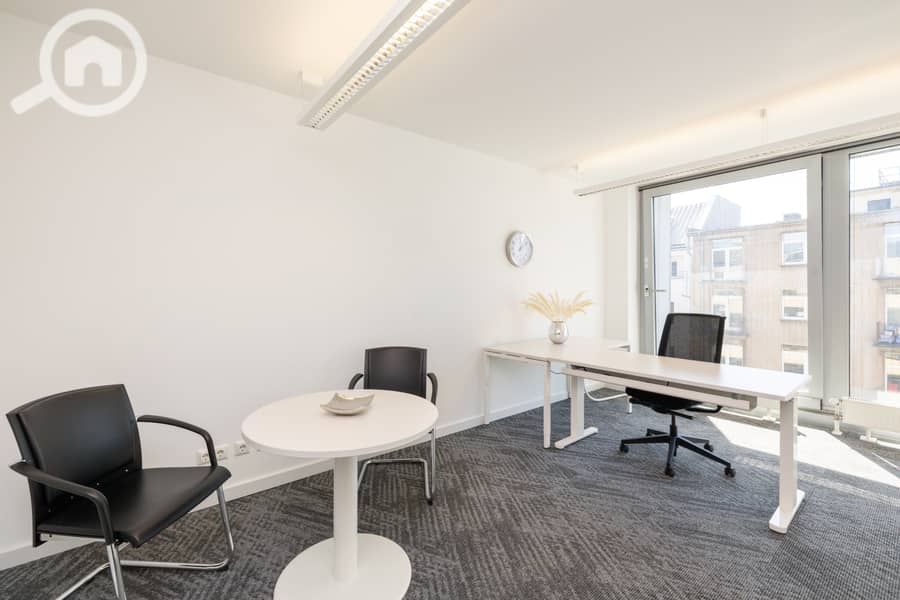 9 Regus Königsallee 92a 1426 Dusseldorf Germany Small Office - copia. jpeg