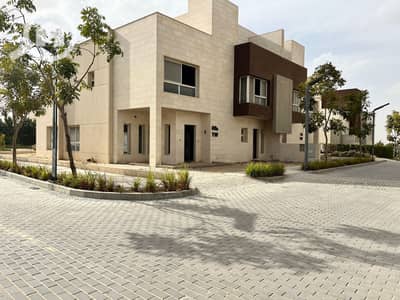 5 Bedroom Villa for Sale in 6th of October, Giza - 30c8b850-075e-4380-a1c2-2dcea5f9af9e. jpg