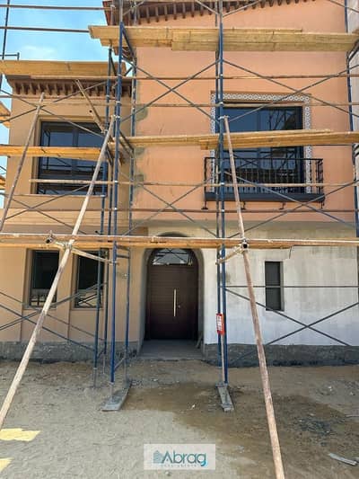 4 Bedroom Twin House for Sale in Sheikh Zayed, Giza - Twin house for sale, 270 square meters, in Village West compound, in the heart of Sheikh Zayed, with facilities