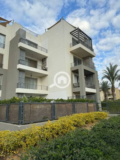 3 Bedroom Flat for Sale in 6th of October, Giza - PHOTO-2024-05-12-14-43-06. jpg