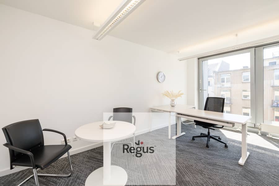 9 Regus Königsallee 92a 1426 Dusseldorf Germany Small Office. jpeg