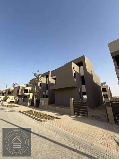 3 Bedroom Villa for Sale in 6th of October, Giza - photo_2024-11-21_16-45-37. jpg