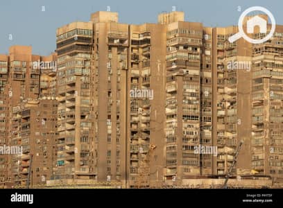 جراج  للايجار في الجونة، البحر الأحمر - view-of-dense-apartment-blocks-in-shubra-cairo-egypt-P4YT5F. jpg