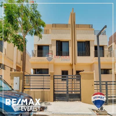 توين هاوس 3 غرف نوم للبيع في الشيخ زايد، الجيزة - 34c65f10-c6bc-4a61-8f42-f7febf375fb5. jpeg