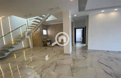 4 Bedroom Duplex for Sale in New Cairo, Cairo - 298384040_1098855254077398_5910756597726754656_n. jpg