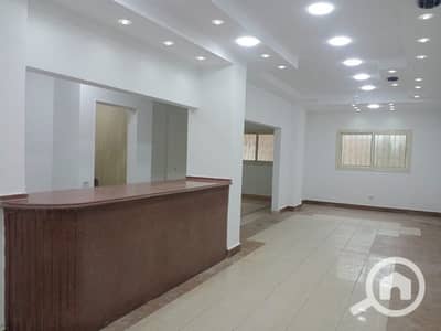 Office for Rent in Nasr City, Cairo - مقر مرخص ادارى 1200م بمدخل خاص بشارع رئيسي يصلح لجميع الأغراض