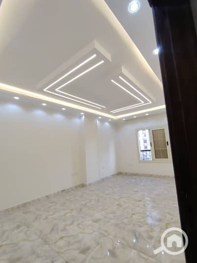 Office for Rent in Nasr City, Cairo - مقر اداري للايجار 250م بشارع مصطفى النحاس الرئيسى ببرج حديث