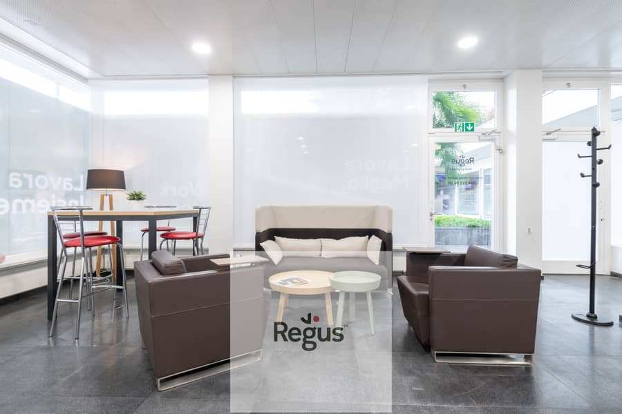 3 Regus Lugano Paradiso 5834 Lugano Switzerland Business Lounge. jpg