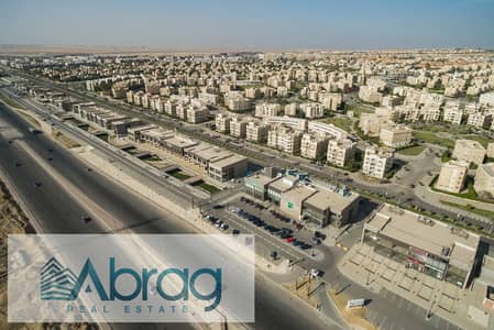 مکتب  للايجار في الشيخ زايد، الجيزة - مكتب اداري 140م للايجار  في Strip Mall - Sodic - دهشور - الشيخ زايد