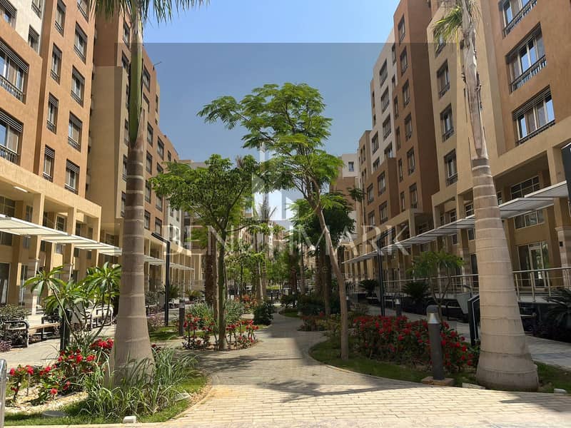 14 7e157c57-83fe-423f-9a88-92a5b52e37e0. jpeg