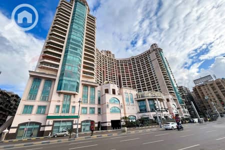 شقة 3 غرف نوم للايجار في سان ستيفانو، الإسكندرية - 1. JPG