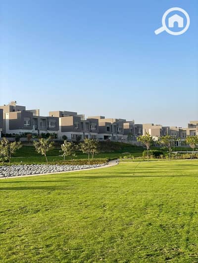 4 Bedroom Townhouse for Sale in Sheikh Zayed, Giza - WhatsApp Image 2025-01-13 at 1.00. 14 PM. jpeg