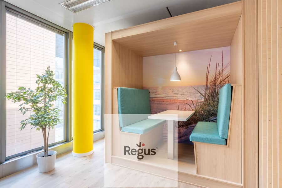 3 Regus Eolis Square 2523 Luxembourg Business Lounge. jpg