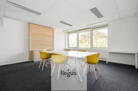 مکتب  للايجار في المعادي، القاهرة - Regus Office Park 3453 Waterloo Belgium Large Meeting Room. jpg