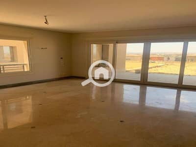 4 Bedroom Villa for Sale in 6th of October, Giza - IMG-20231115-WA0033. jpg