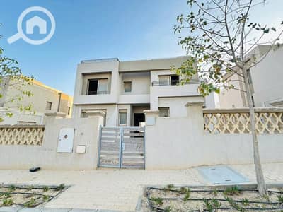 6 Bedroom Twin House for Sale in 6th of October, Giza - 473672360_643169901412480_5745542805812134645_n. jpg