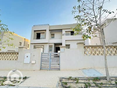 6 Bedroom Villa for Sale in 6th of October, Giza - 473672360_643169901412480_5745542805812134645_n. jpg