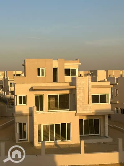 3 Bedroom Townhouse for Sale in 6th of October, Giza - IMG-20250119-WA0020. jpg