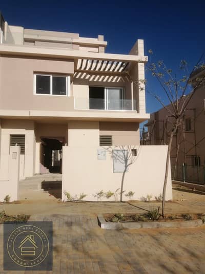 4 Bedroom Townhouse for Sale in 6th of October, Giza - WhatsApp Image 2025-01-16 at 14.42. 07_5cd722bd. jpg