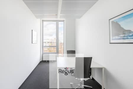 مکتب  للايجار في 6 أكتوبر، الجيزة - Regus Altezza 5787 Munich Germany Small Office. jpg