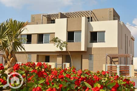 4 Bedroom Townhouse for Sale in Sheikh Zayed, Giza - zr2LCvPNi_hEyxBTnnhhI-default. jpeg