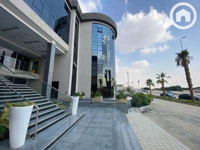محلات تجارية  للايجار في القاهرة الجديدة، القاهرة - 20241017_123607284_iOS. jpg