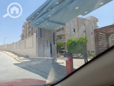 2 Bedroom Flat for Sale in 6th of October, Giza - IMG-20250210-WA0015. jpg