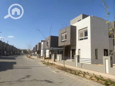 3 Bedroom Townhouse for Sale in Sheikh Zayed, Giza - 5aafcef0-d697-48e6-b4ab-04a5284ece57. jfif. jpg