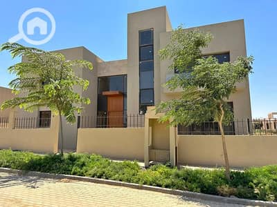 6 Bedroom Villa for Sale in 6th of October, Giza - 461335621_2017208155399285_6836991261920360772_n. jpg