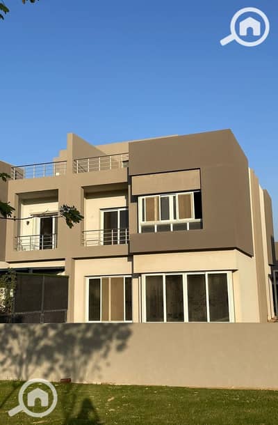 6 Bedroom Twin House for Sale in Sheikh Zayed, Giza - 454817887_2759596044214516_2670122020980847816_n. jpg