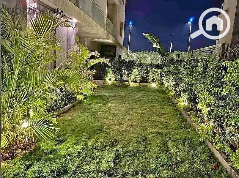 شقة 192م أستلام فوري بجنينـة التجمع الخامس امام الجامعه الامريكيه بيع لغرض السفر سعر لقطه مش هيتكرر تاني new cairo aparment for sale