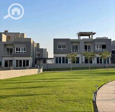 5 Bedroom Twin House for Sale in Sheikh Zayed, Giza - 468741525_2236045180104869_636388368015584612_n. jpg