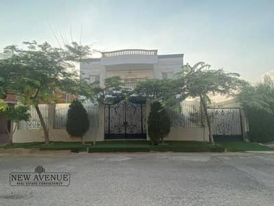 6 Bedroom Villa for Sale in Shorouk City, Cairo - 00dec380-7b5a-4a09-bb6d-07fc25e7fd68. jpg