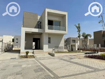 4 Bedroom Villa for Sale in 6th of October, Giza - 463612097_3715743362021812_4762523088070680160_n. jpg