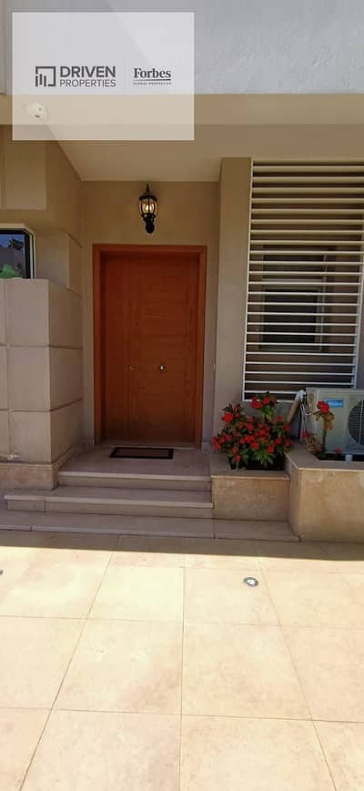 5 Bedroom Townhouse for Sale in Sheikh Zayed, Giza - 16db6698-db53-4286-98bc-6dd97a86a4f9. jpg