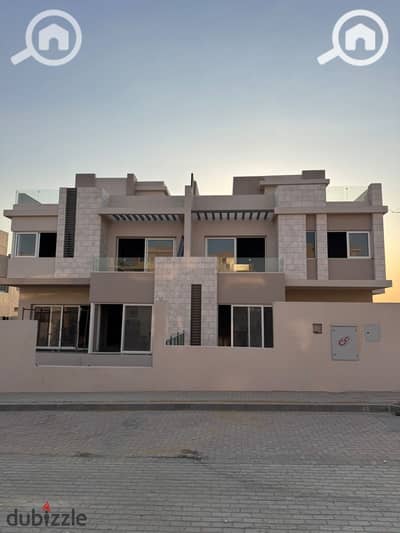 4 Bedroom Townhouse for Sale in 6th of October, Giza - WhatsApp Image 2025-01-15 at 2.54. 44 PM. jpeg